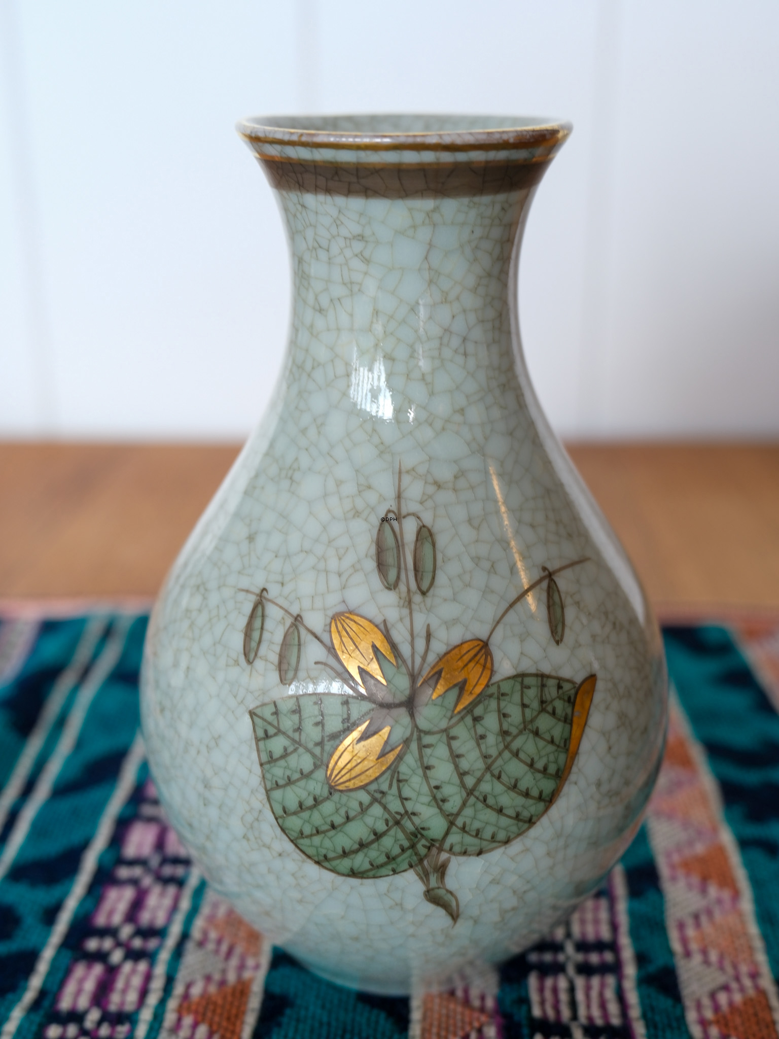Lyngby craquelé Vase mit Grün Blume, Nr. 73-2-3017