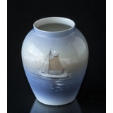 Lyngby Vase mit Fischerboot Nr. 74-2-51