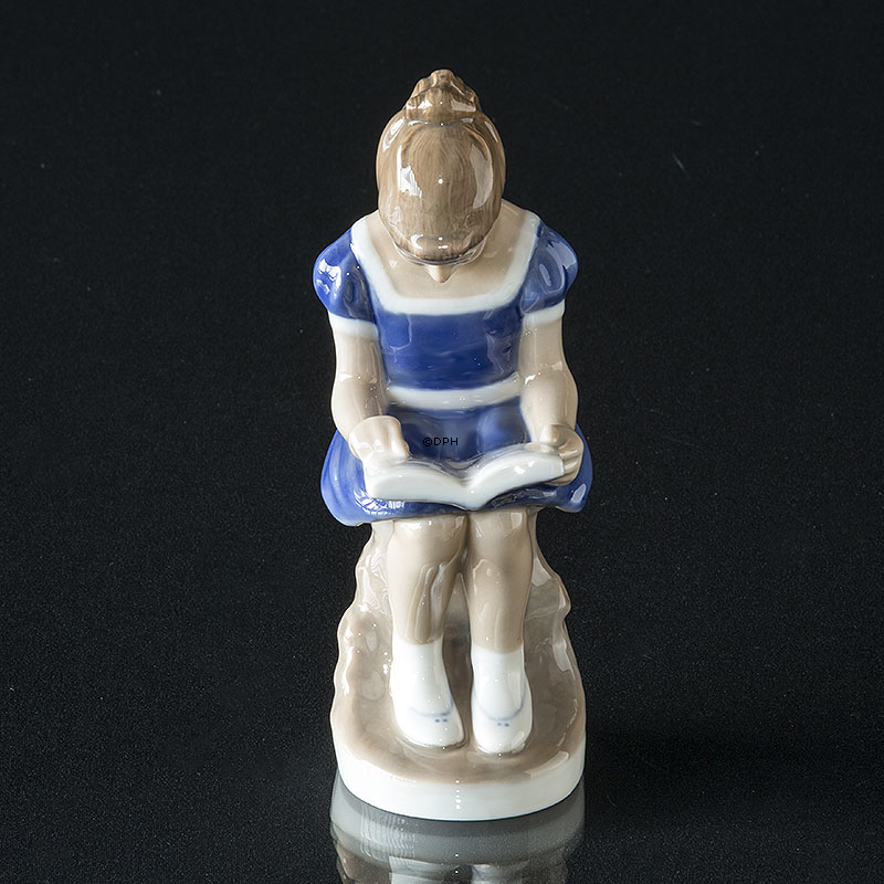 Lyngby Lesendes Mädchen Nr. 95