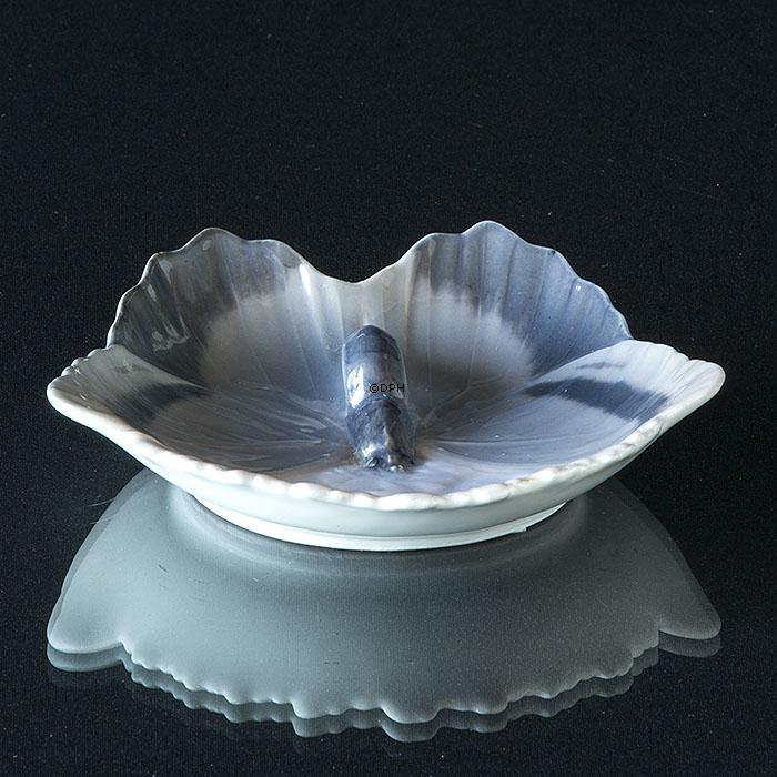 Jugendstil Schale mit Nachtfalter, Royal Copenhagen Nr. 10-16 (fachmännisch repariert)