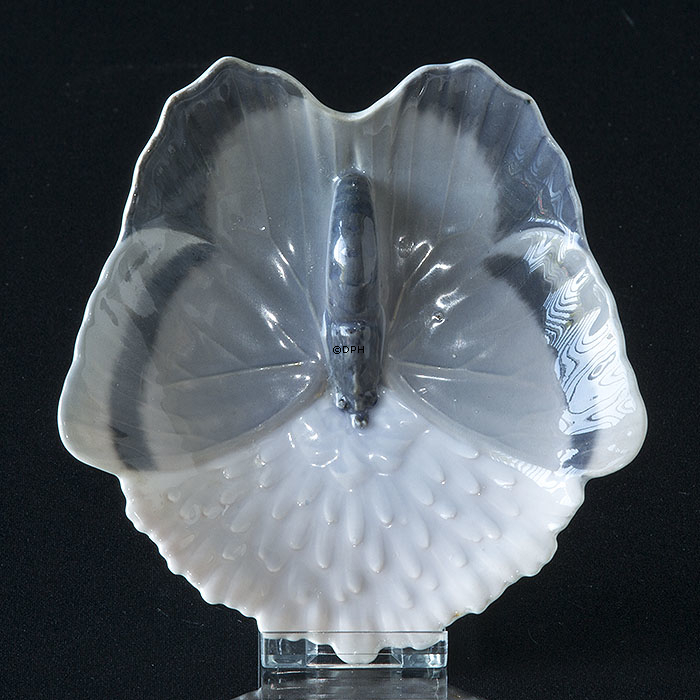 Jugendstil Schale mit Nachtfalter, Royal Copenhagen Nr. 10-16 (fachmännisch repariert)