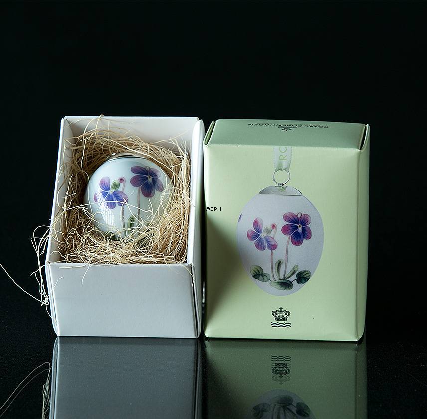 Osterei mit Veilchen, Royal Copenhagen Osterei 2017