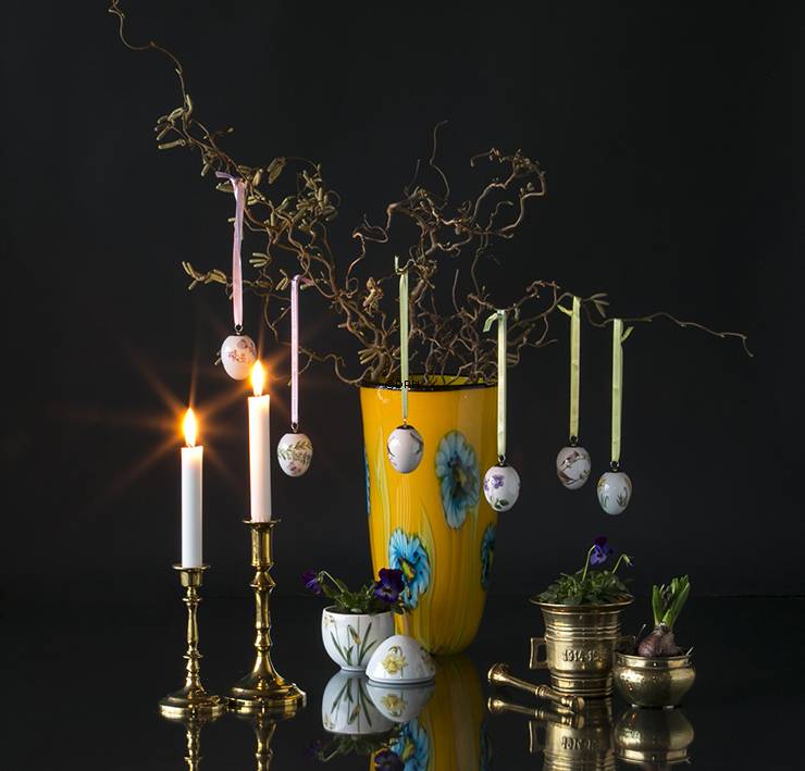 Stehender Bonbonniere mit Narzissen, Royal Copenhagen Osterei 2017