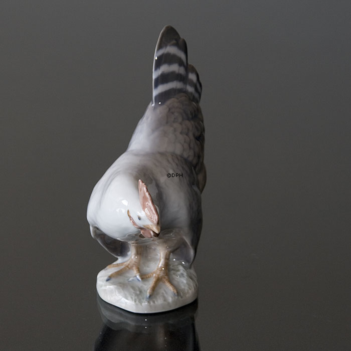 Henne auf der Suche nach dem Wurm, Royal Copenhagen Vogelfigur Nr. 1024