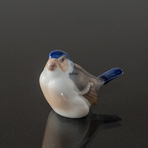 Fink sitzt auf, Royal Copenhagen Vogelfigur Nr. 081 oder 1040