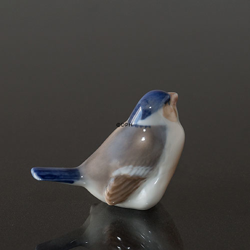 Fink sitzt auf, Royal Copenhagen Vogelfigur Nr. 081 oder 1040