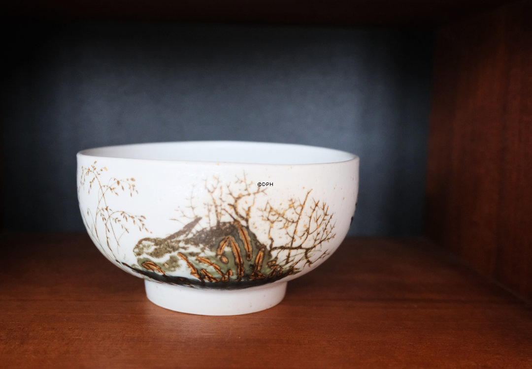 Diana Fayence-Schale mit Hase von Nils Thorssen, Royal Copenhagen Nr. 1052-5317