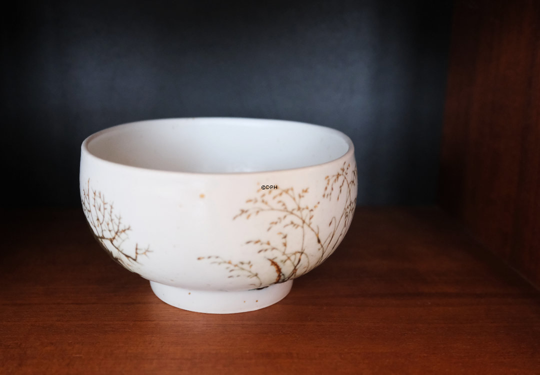 Diana Fayence-Schale mit Hase von Nils Thorssen, Royal Copenhagen Nr. 1052-5317