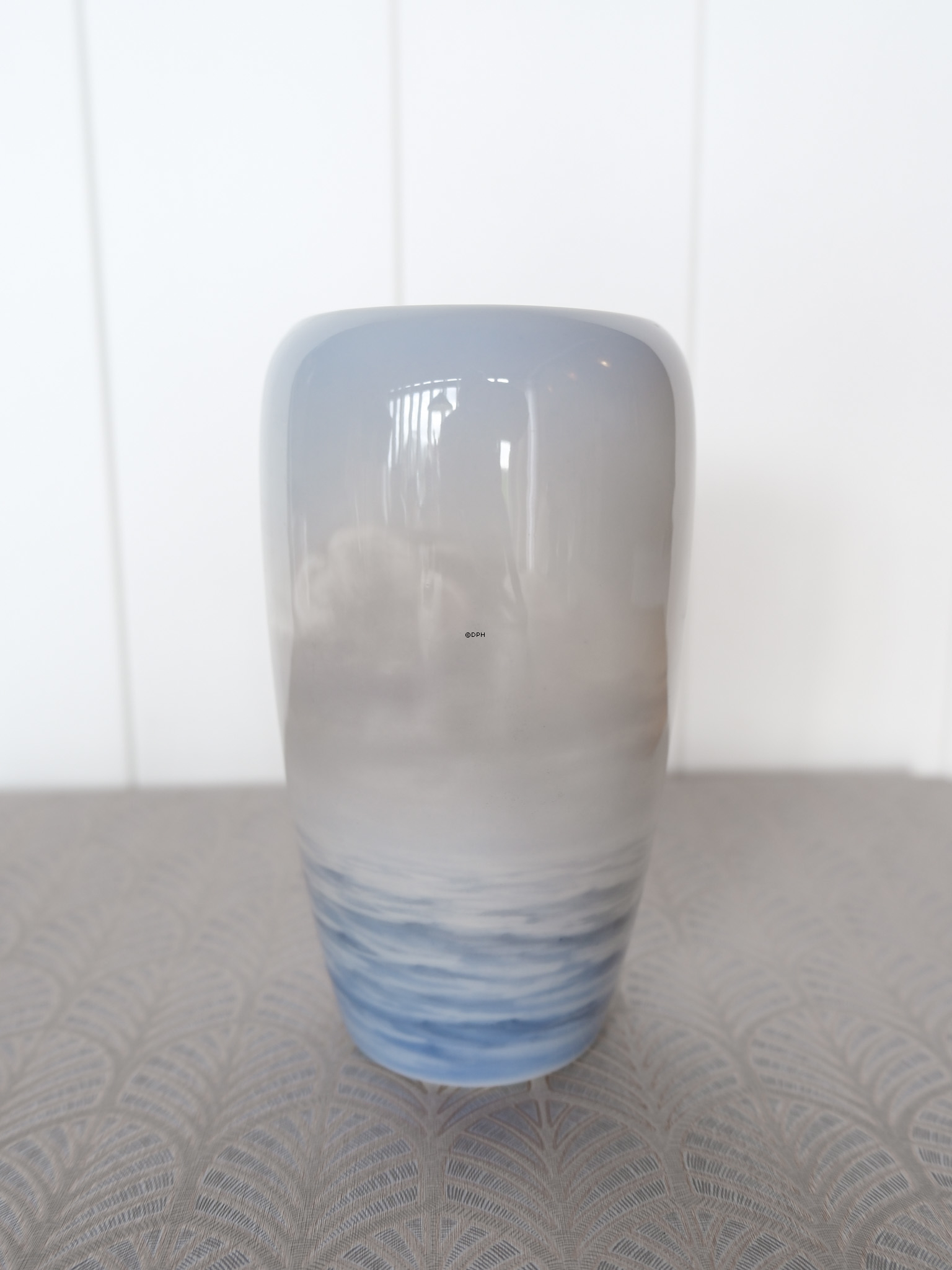 Vase mit fliegender Ente über den Wellen, Royal Copenhagen Nr. 1087-237