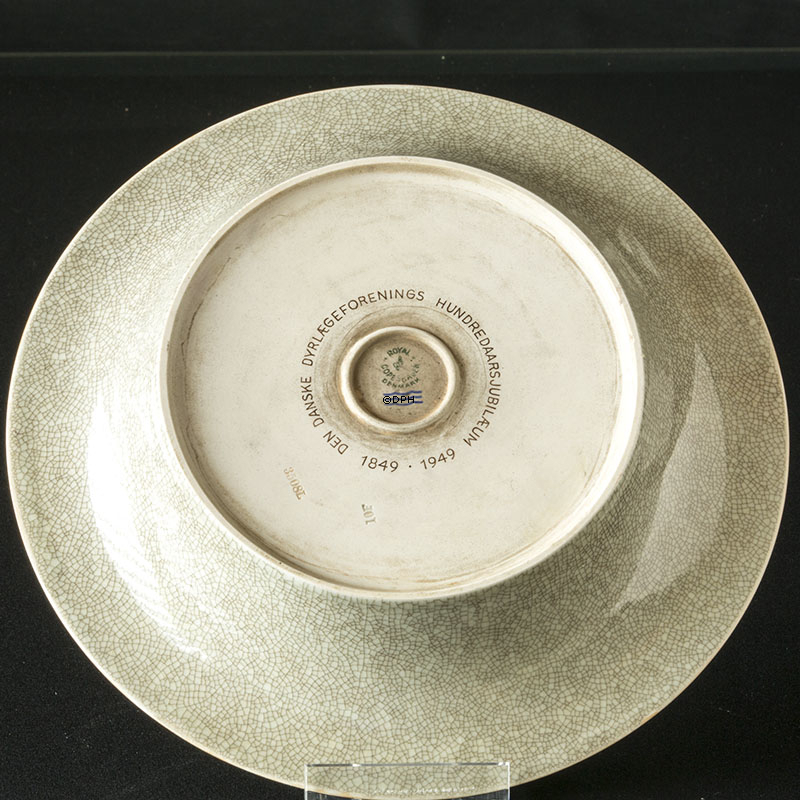 Royal Copenhagen Gericht, hergestellt anlässlich des 100-jährigen Bestehens der Veterinärvereinigung. jub 1849-1949 Craquele Grün / Gold