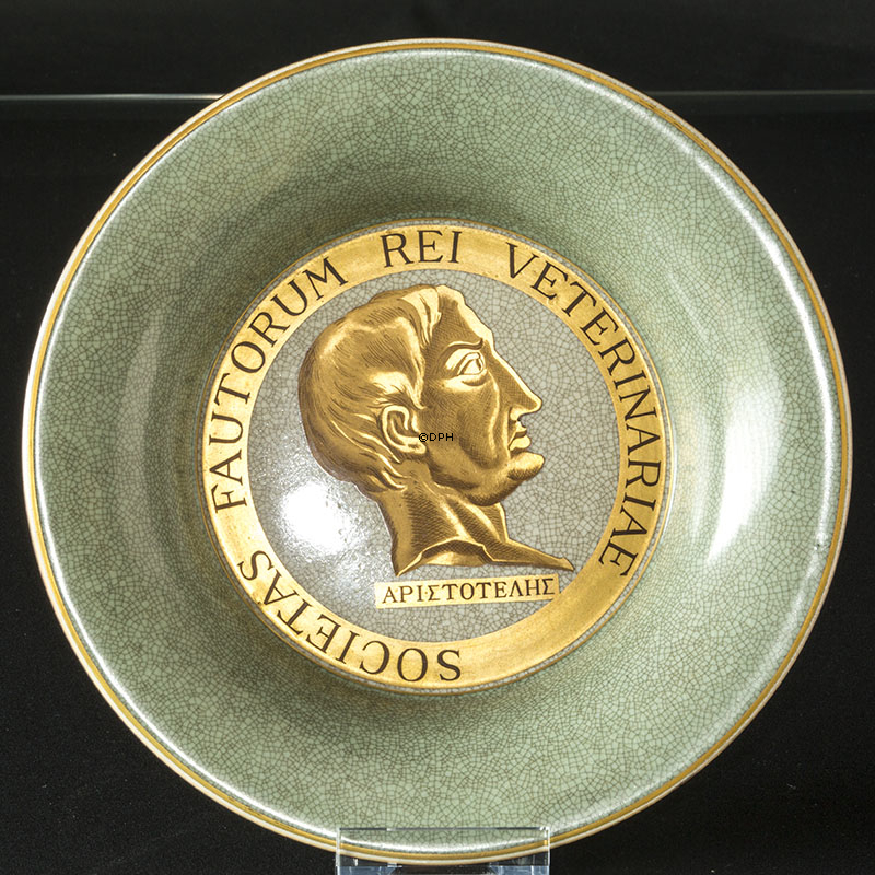Royal Copenhagen Gericht, hergestellt anlässlich des 100-jährigen Bestehens der Veterinärvereinigung. jub 1849-1949 Craquele Grün / Gold