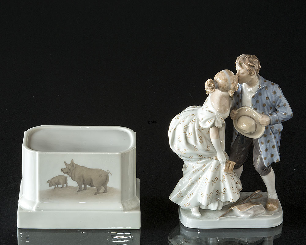 Die Prinzessin und der Schweinehirt mit Postament, Royal Copenhagen Figur Nr. 1114 (Unica - unterzeichnet Privat)