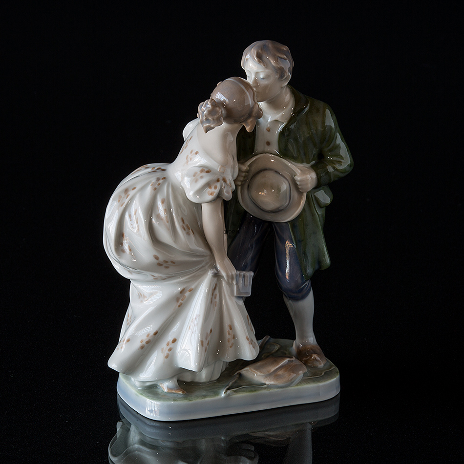 Die Prinzessin und der Schweinehirt küssen, Royal Copenhagen Figur Nr. 1114