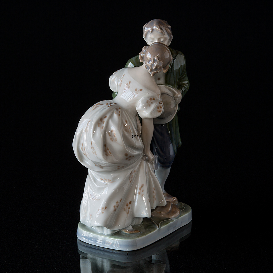 Die Prinzessin und der Schweinehirt küssen, Royal Copenhagen Figur Nr. 1114