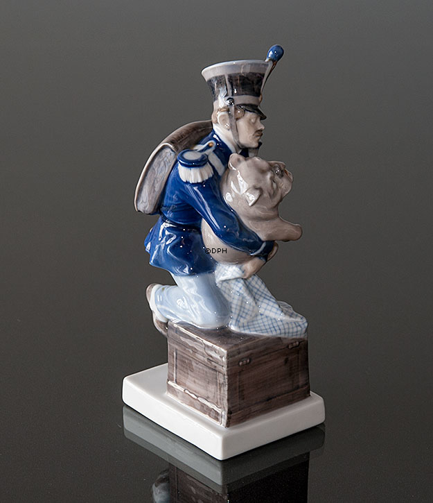 Der Soldat und der Hund aus dem Feuerzeug, Royal Copenhagen Figur Nr. 1156