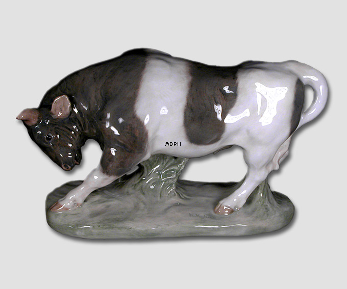 Stier bereit für Angriffslauf, Royal Copenhagen Figur Nr. 1195