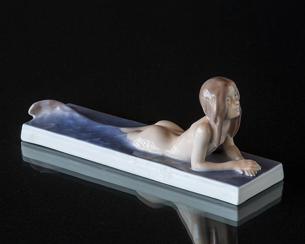 Meerjungfrau im Wasser schaut sehnsüchtig, Royal Copenhagen Figur Nr. 1212