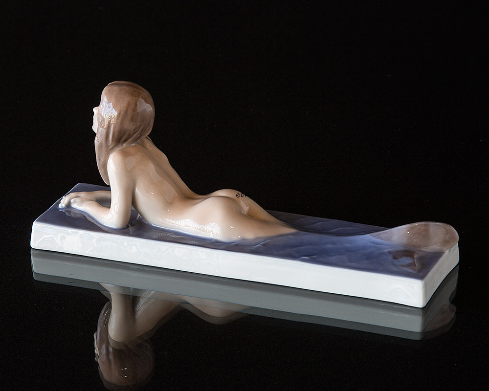 Meerjungfrau im Wasser schaut sehnsüchtig, Royal Copenhagen Figur Nr. 1212