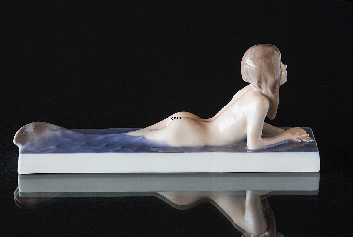 Meerjungfrau im Wasser schaut sehnsüchtig, Royal Copenhagen Figur Nr. 1212