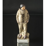 Grönländischer Mann, Inuit, Royal Copenhagen Überglasurfigur Nr. 12225