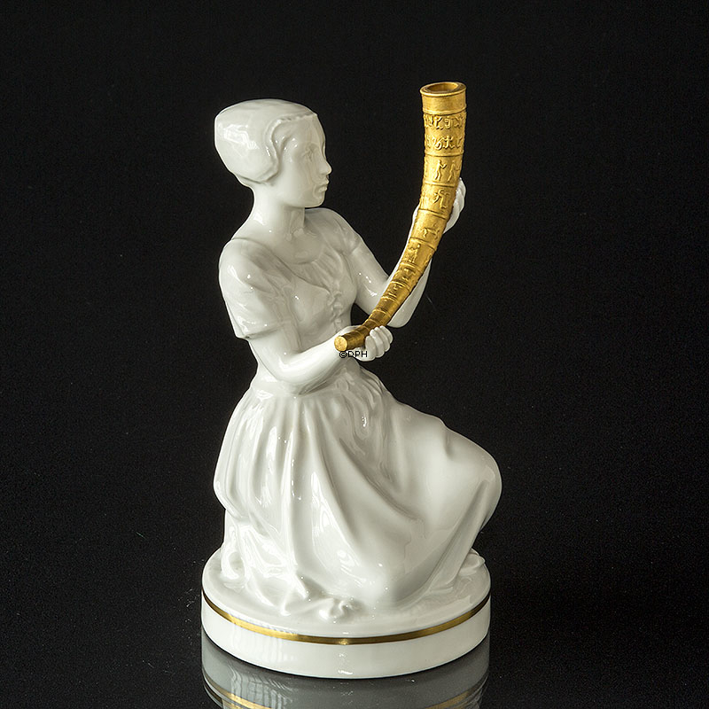 Das Mädchen mit dem goldenen Horn, Royal Copenhagen Überglasur Figur Nr. 12242