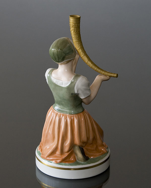 Das Mädchen mit dem goldenen Horn, Royal Copenhagen Überglasur Figur Nr. 12242