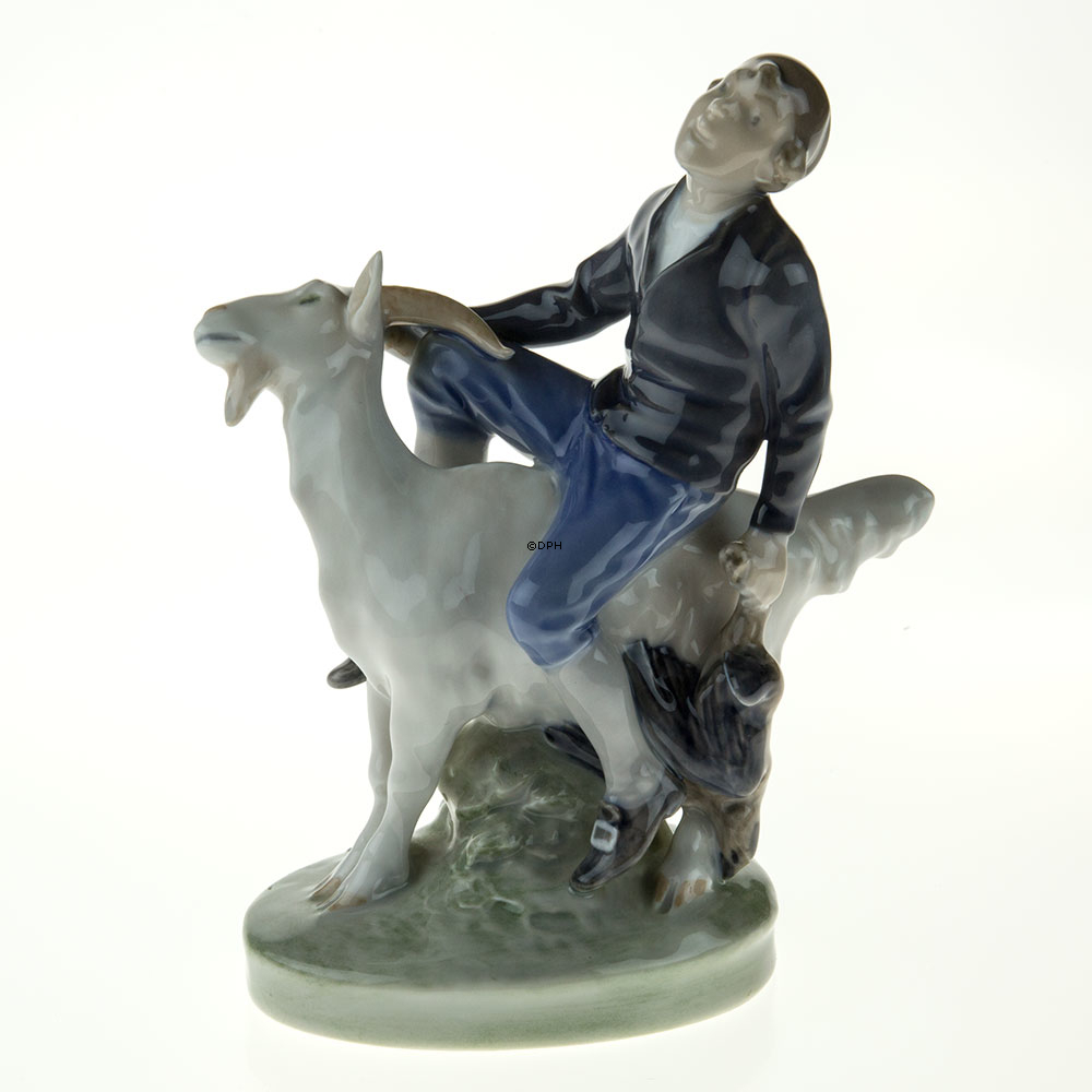 Tölpel-Hans, Junge reitet auf Ziege, Royal Copenhagen Figur Nr. 1228