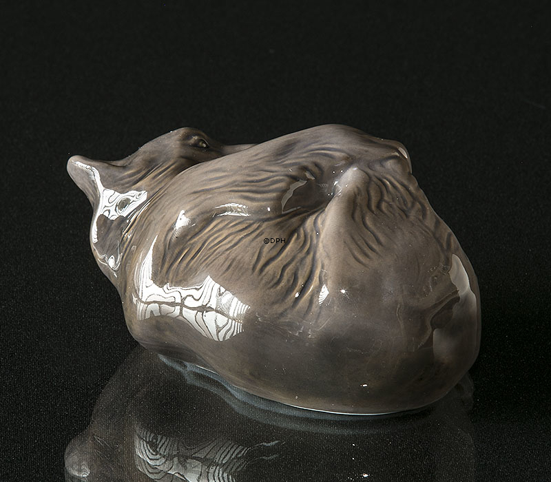 Bär spielt mit seinem Fuß, Royal Copenhagen Figur Nr. 1233-729