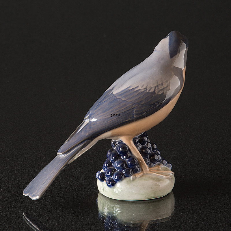 Rotdrossel sitzt auf Beeren, Royal Copenhagen Figur Nr. 1235