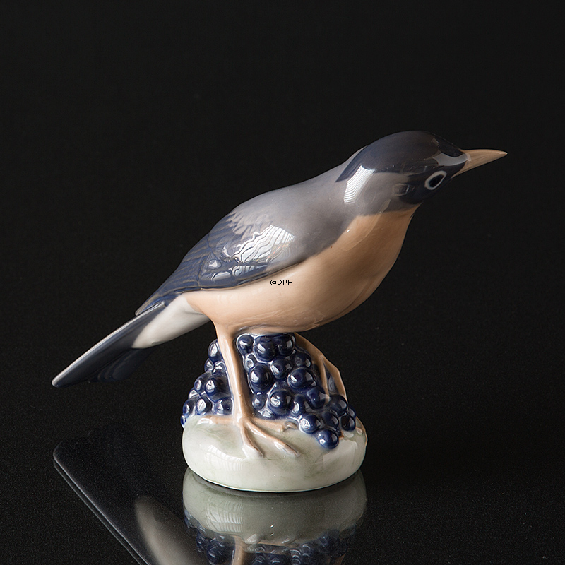 Rotdrossel sitzt auf Beeren, Royal Copenhagen Figur Nr. 1235