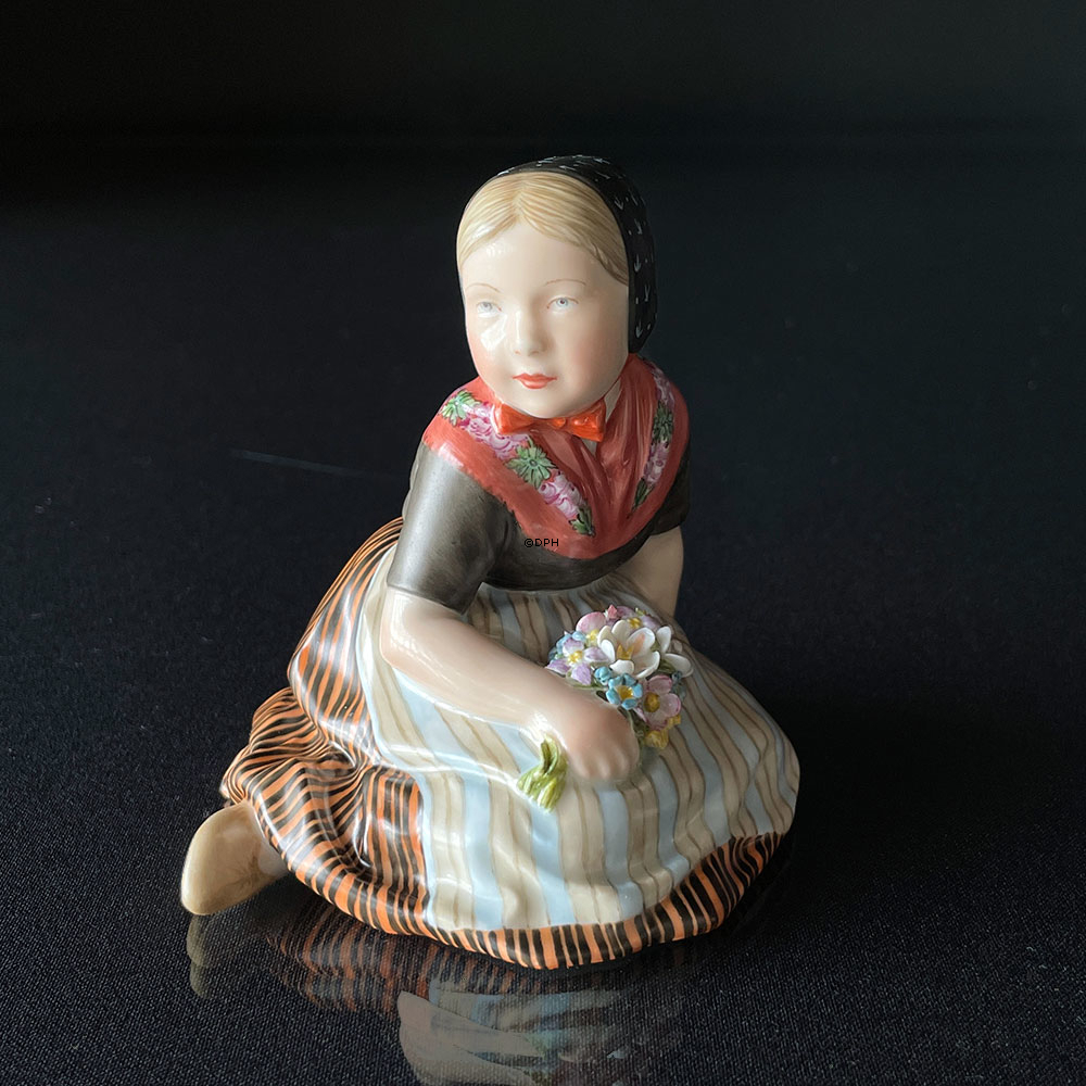 Färöer Mädchen, Royal Copenhagen Figur Nr. 12416