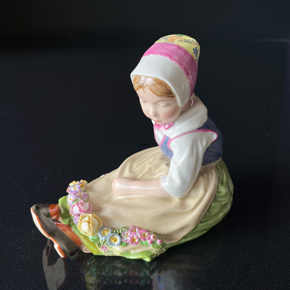 Seeland Mädchen mit Girlande, Royal Copenhagen Figur Nr. 12418