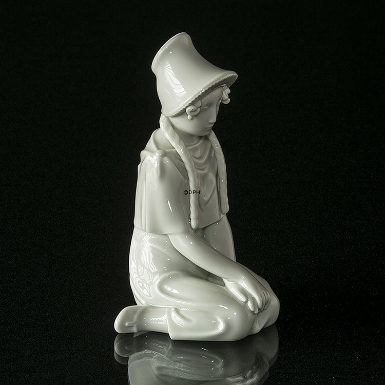 Mädchen, siebzehn Jahre, Royal Copenhagen Figur Nr. 12475