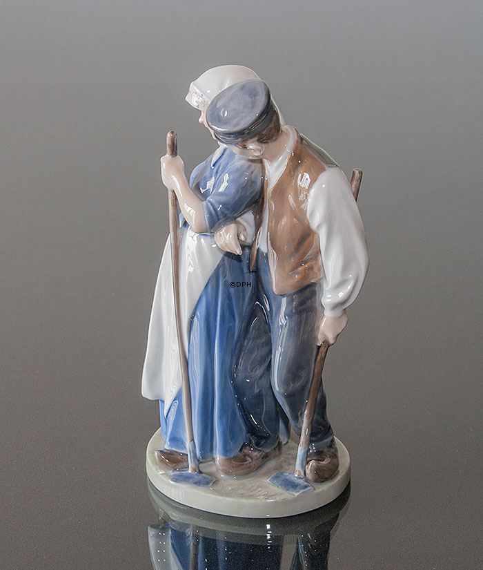 Erntegruppe, Mann und Frau, Royal Copenhagen Figur Nr. 1300