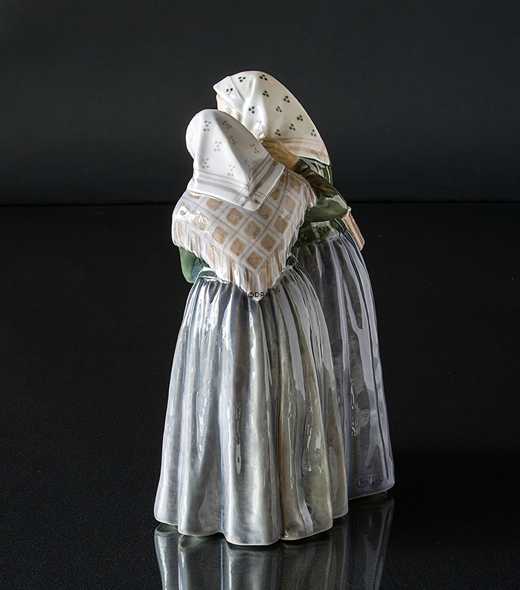 Zwei alte Frauen sprechen mit einander, Royal Copenhagen Figur Nr. 1319