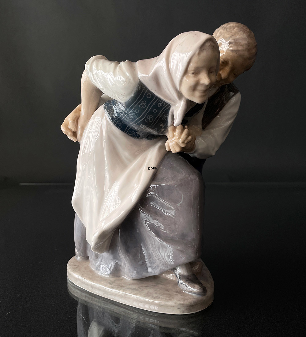 Tanzendes Bauerpaar , Royal Copenhagen Figur Nr. 1326
