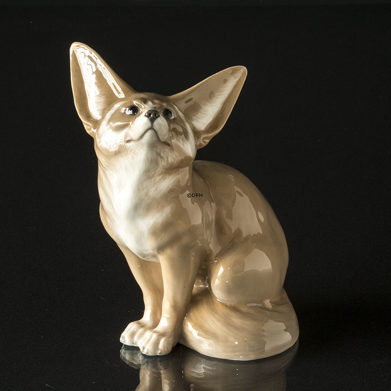 Fuchs sitzend, große Royal Copenhagen Figur Nr. 1327 (1931-1935) signiert Privat KH)