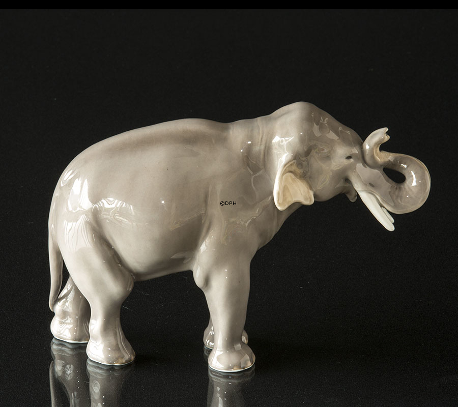 Stehender Elefant, Royal Copenhagen Figur Nr. 1376