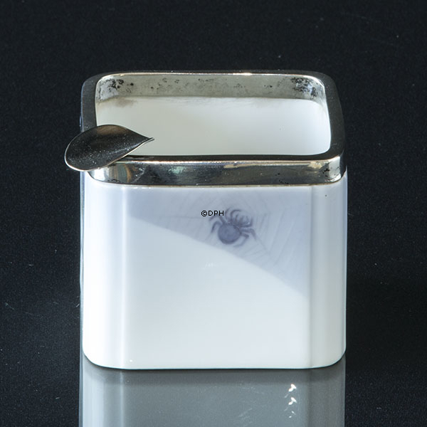 Jungstil Schale mit Zweig und Webspinne, Royal Copenhagen Nr. 1404-1467 (1898-1923)