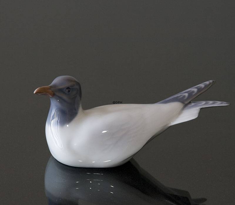 Seemöwe, die wie im Wasser liegt, Royal Copenhagen Vogelfigur Nr. 104 oder 1468