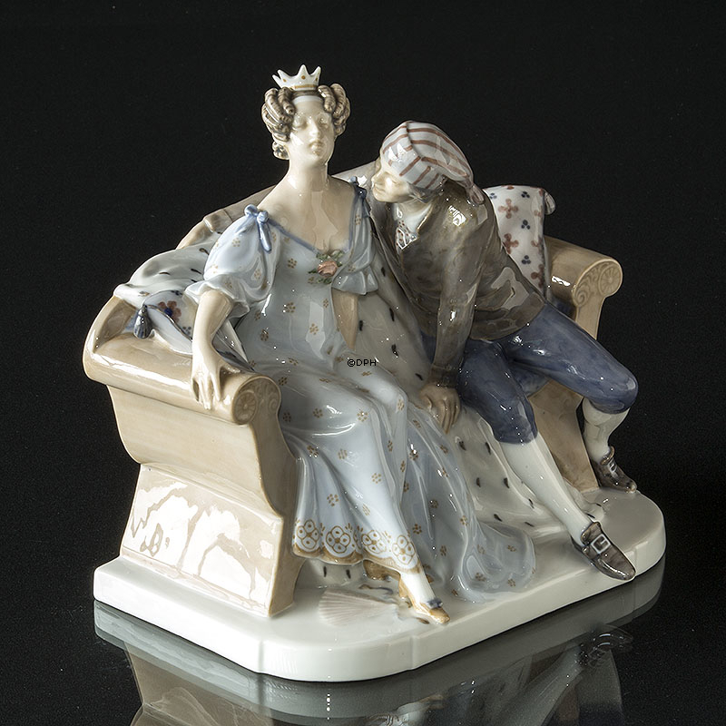 Die Prinzessin und Tölpel-Hans, Royal Copenhagen Figur Nr. 1473 (1894-1922) (Kleine Reparatur durch die Hand der Prinzessin)