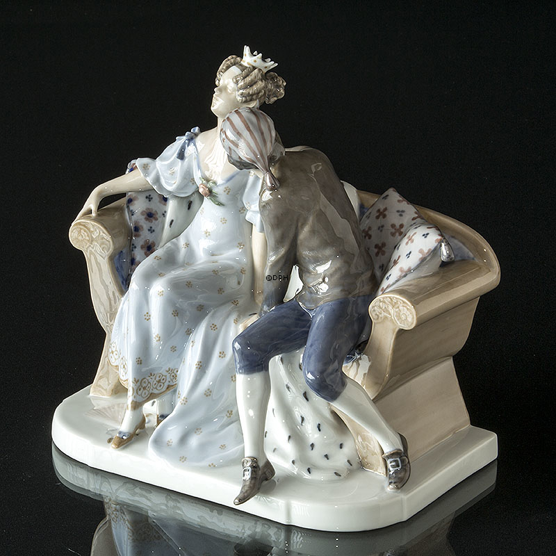 Die Prinzessin und Tölpel-Hans, Royal Copenhagen Figur Nr. 1473 (1894-1922) (Kleine Reparatur durch die Hand der Prinzessin)
