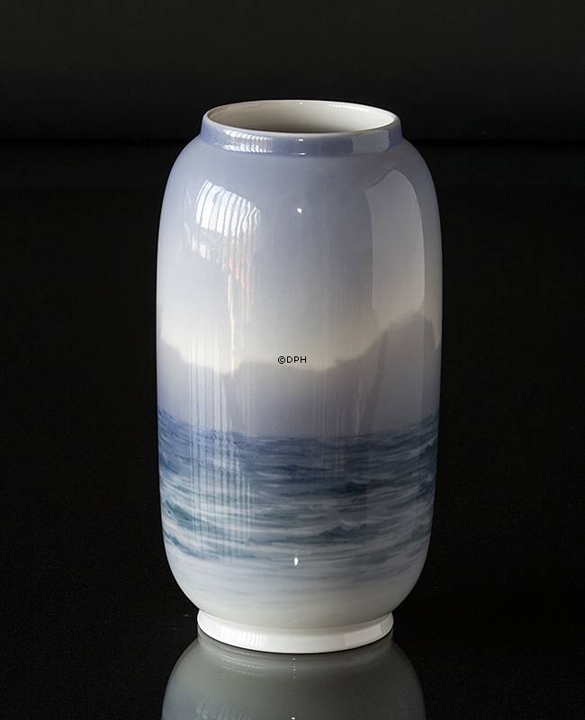 Vase mit Segelschiff, Royal Copenhagen Nr. 1484-107