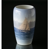 Vase mit Segelschiff, Royal Copenhagen Nr. 1484-237