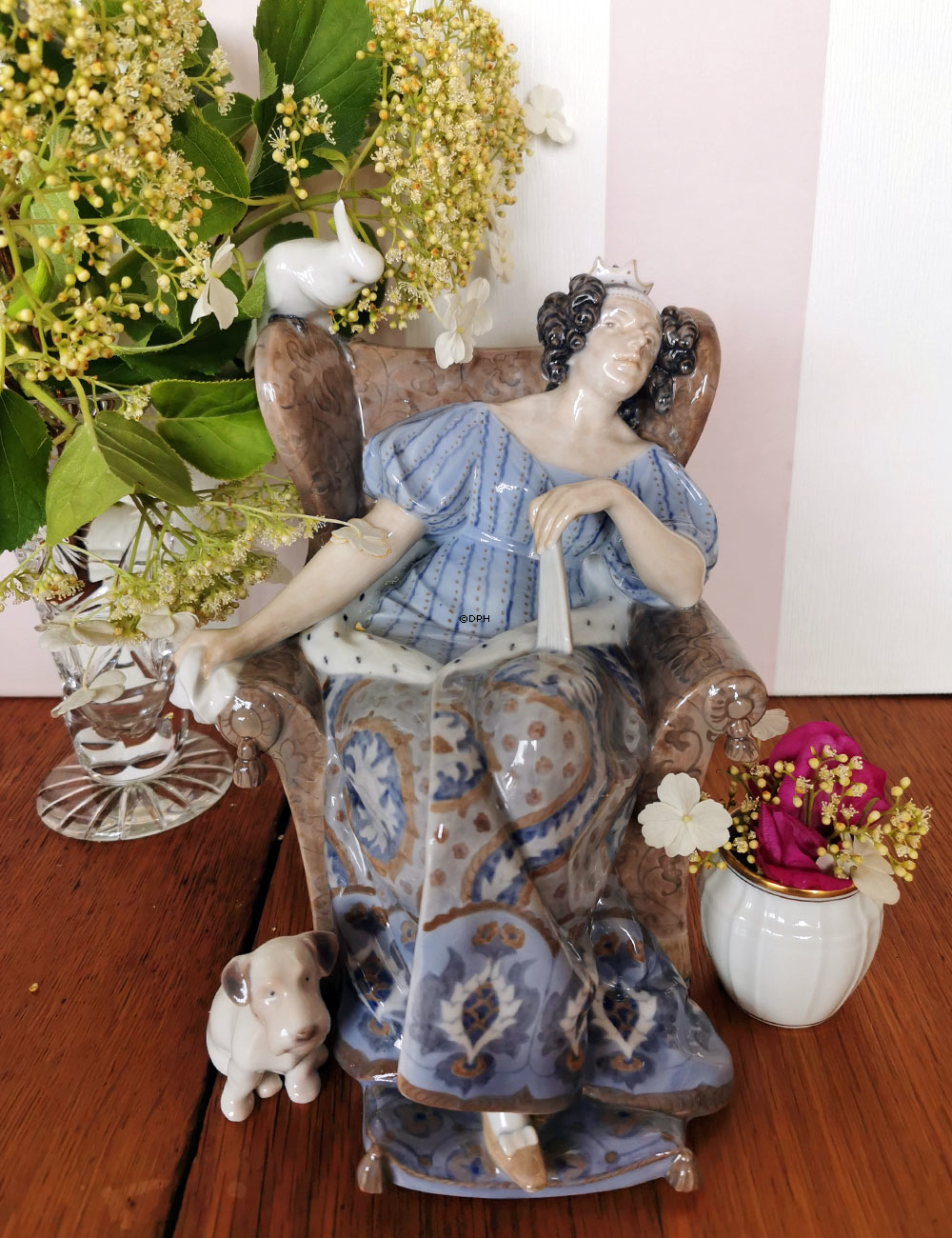 Die Königin, Royal Copenhagen Figur Nr. 1494 (1913) Repariert