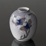 Vase mit Schmetterling, Royal Copenhagen Nr. 1528-1241