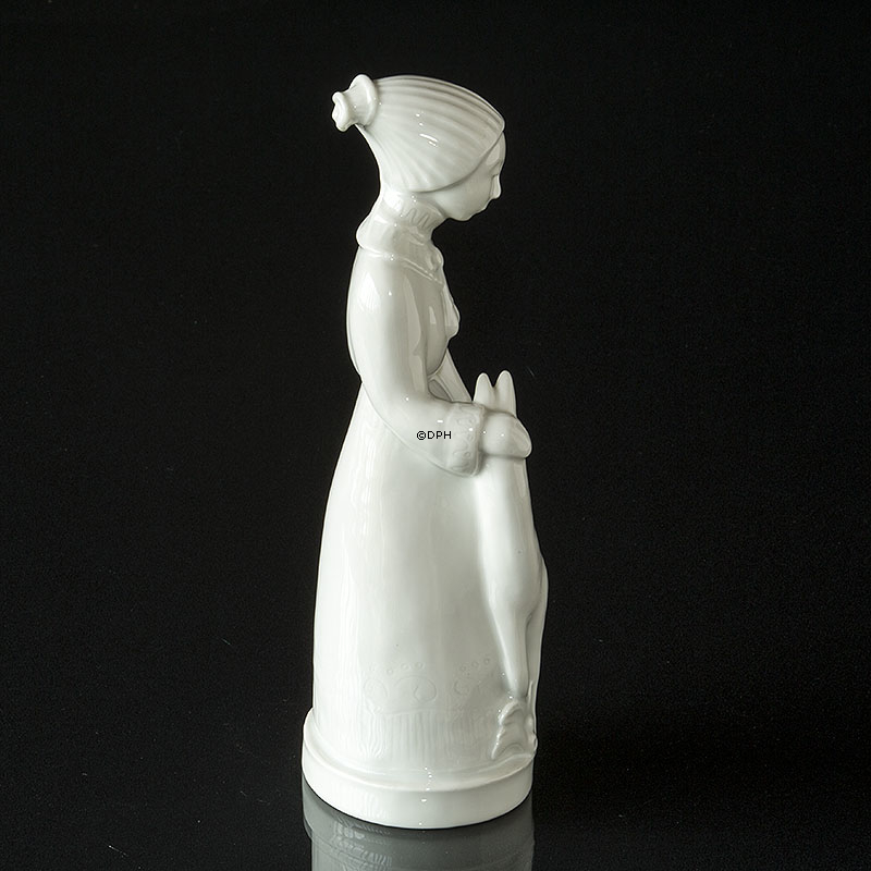 Mädchen mit Hirsch Nr. 1531, Royal Copenhagen Figur (signiert Gunhil Gunnersson 1972)