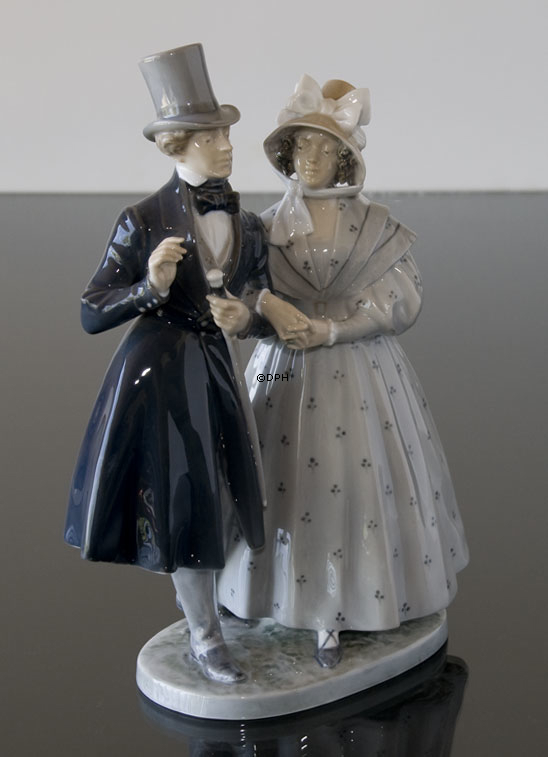 Ein Abend in Tivoli mit einem jungen Paar, Royal Copenhagen Figur Nr. 1593