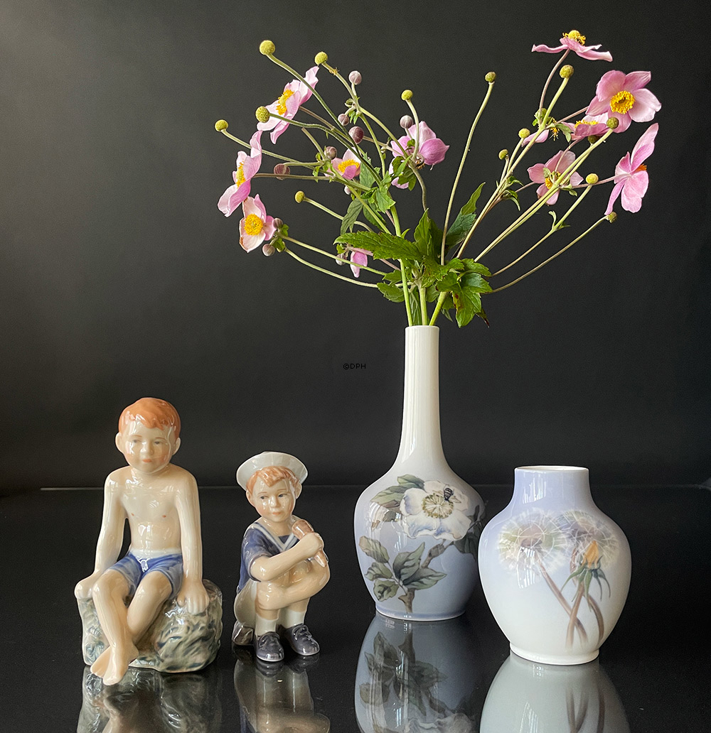 Vase mit Biene und Blume, Royal Copenhagen Nr. 1659-43-6 oder 1659-43B