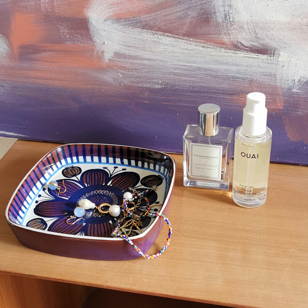 Fayenceschale von Elisabeth Selchau, Royal Copenhagen Nr. 167-2883